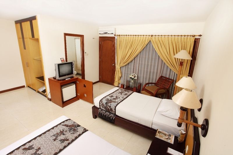 Hotel Baron Indah Solo Zewnętrze zdjęcie