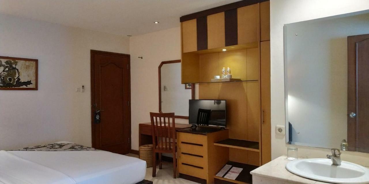 Hotel Baron Indah Solo Zewnętrze zdjęcie